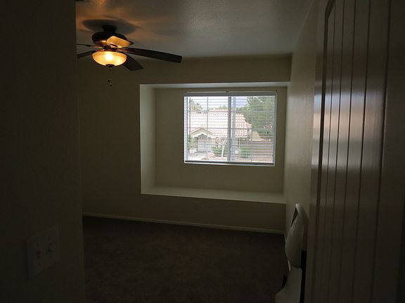 3rd image of 921 Red Hollow Dr