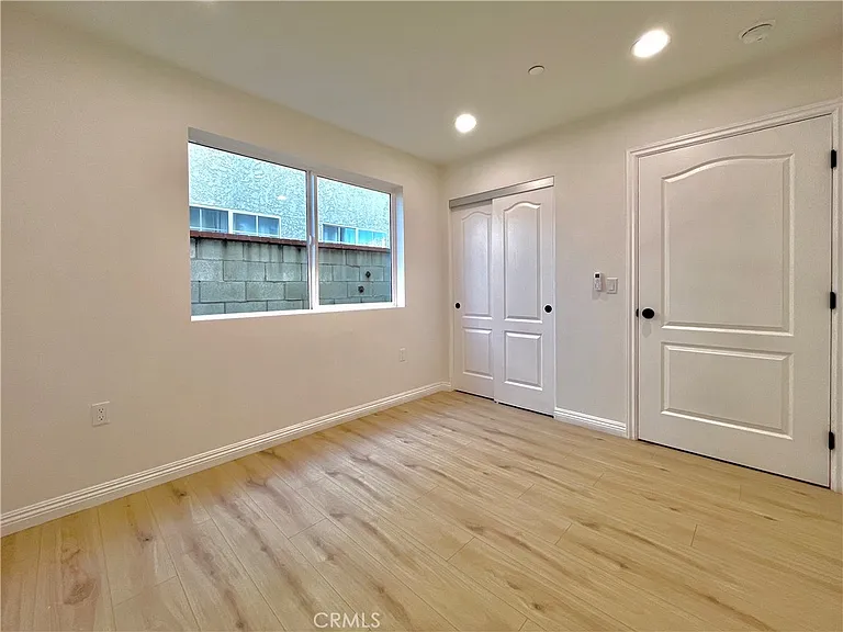 938 E Sandra Ave — Photo 11