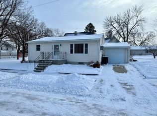 320 W 3rd St, Morton, MN 56270