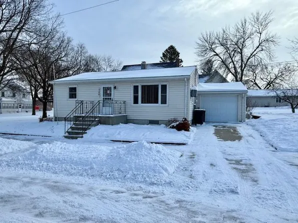320 W 3rd St, Morton, MN 56270