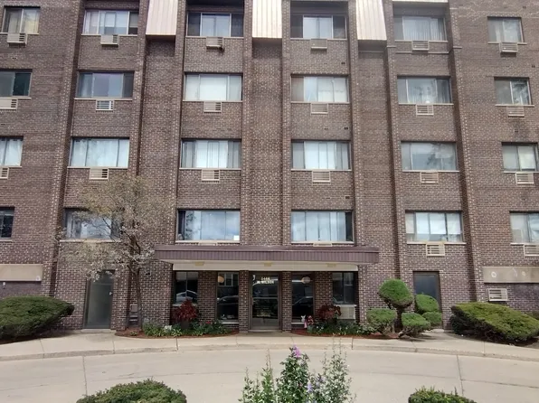 8444 W Wilson Ave Unit 209, Chicago, IL 60656