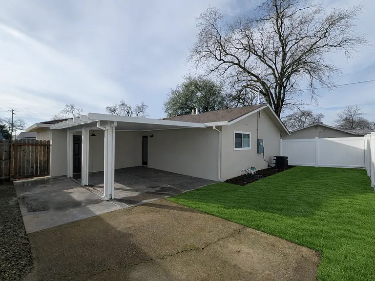 1335 School St — Photo 31