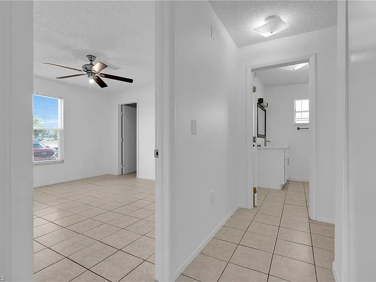 421 SE 24th Ave — Photo 8