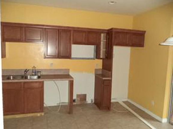 4th image of 3297 Antica St