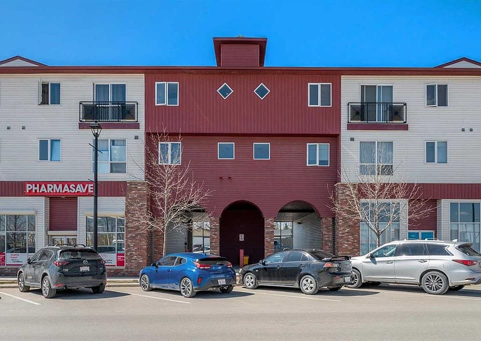 1st image of 1010 E Railway St #214