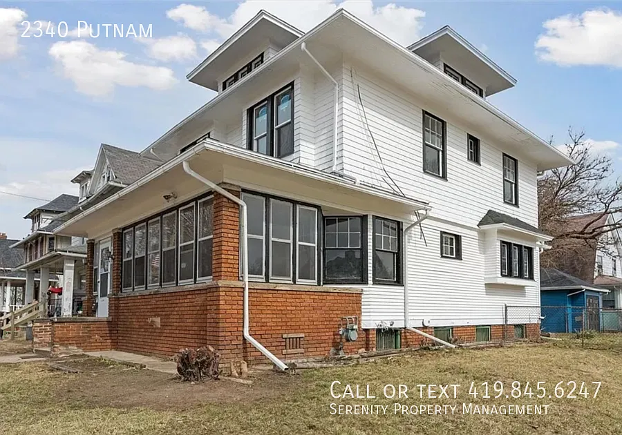 Spacious 3 Bedroom Available for YOU! — Photo 2