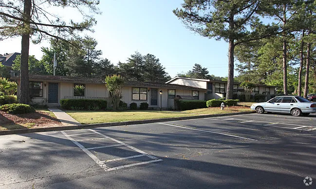 Longleaf Apartment Homes — Photo 4