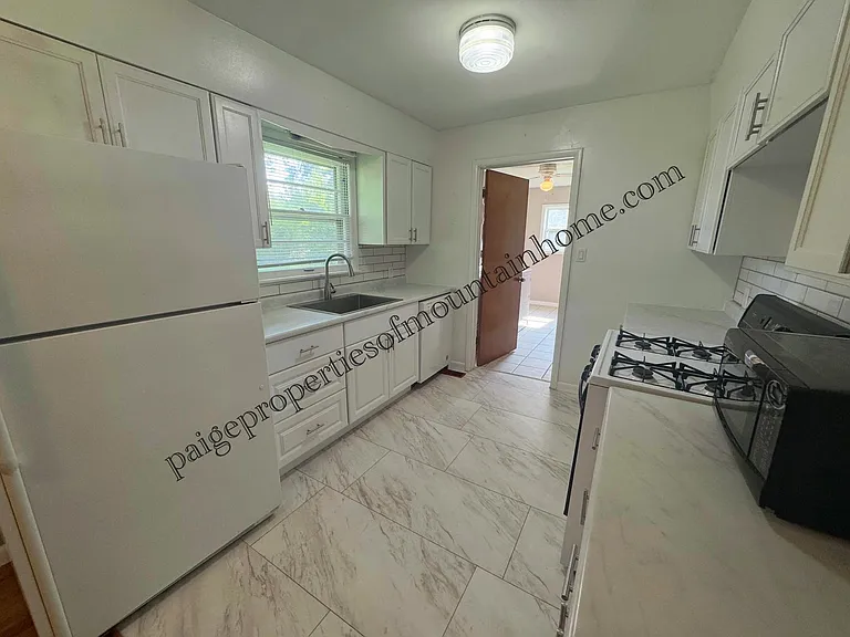 425 Ashington Dr — Photo 15