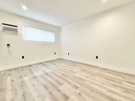 5th image of 2320 S Robertson Blvd #2
