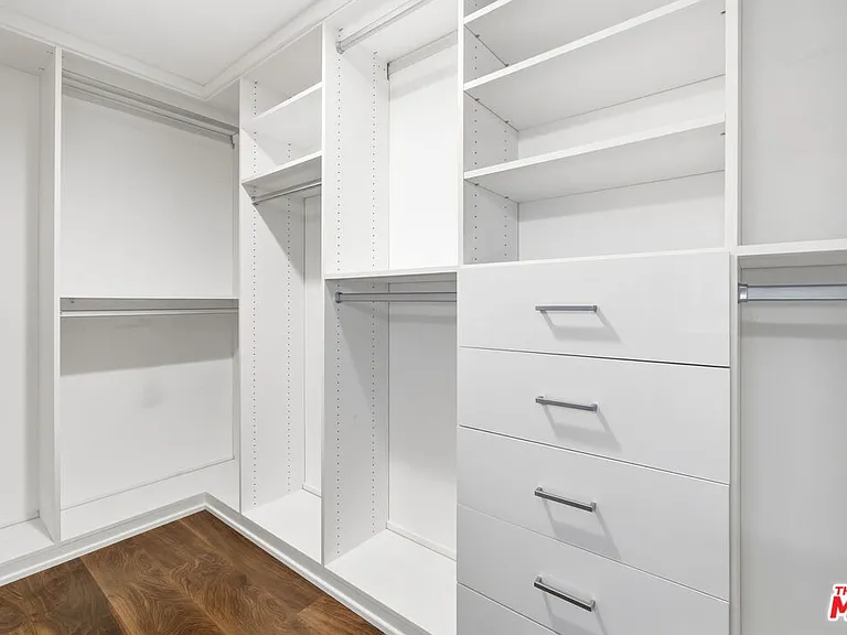 6021 W Beachwood Ln — Photo 12