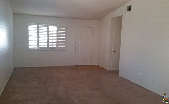 3rd image of 853 Ash Ave