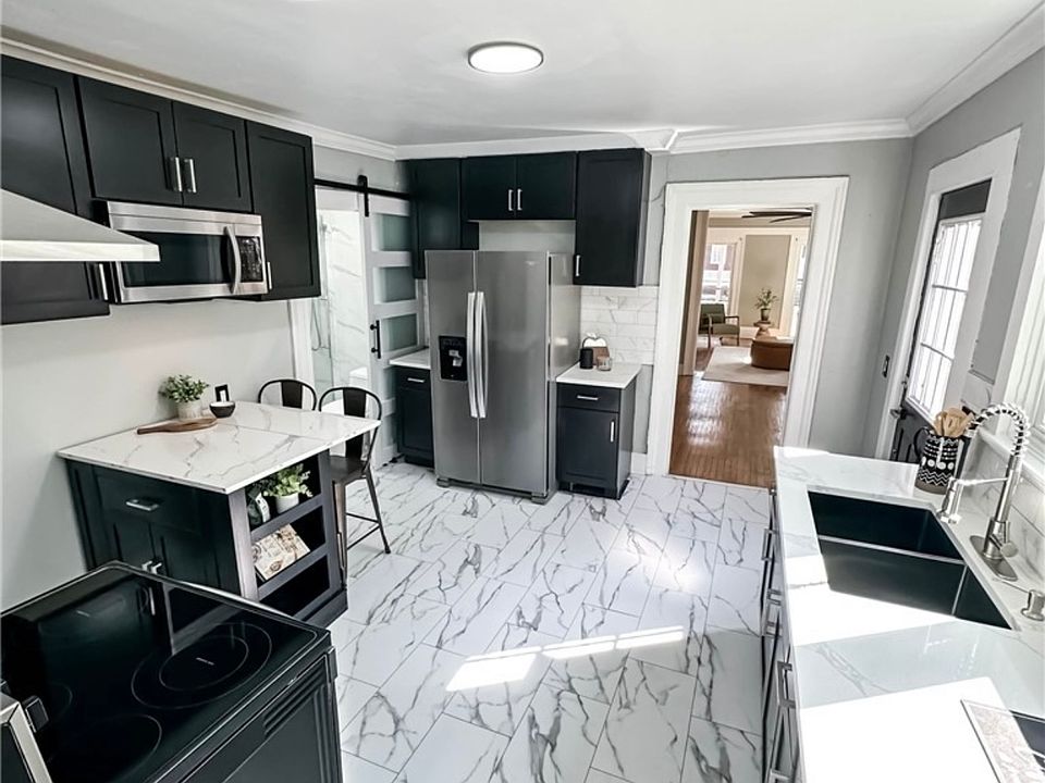1st image of 59 Rowley St Room A