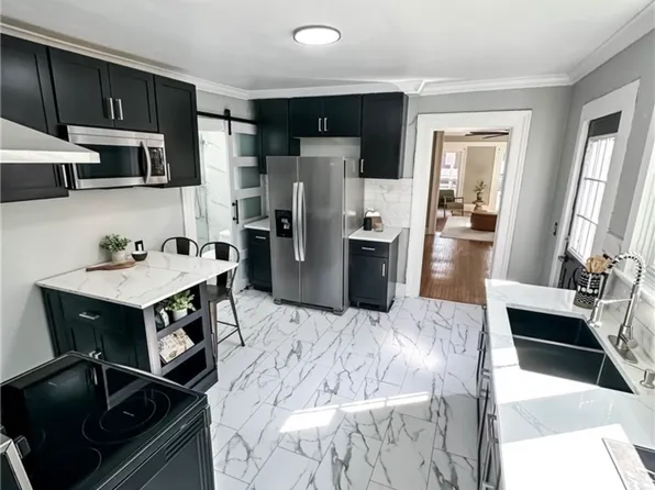 59 Rowley St Room A, Rochester, NY 14607