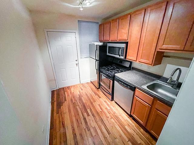 1st image of 3546 N Wolcott Ave #G