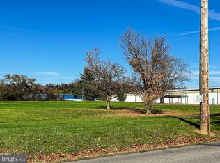 Loop Rd, Lewistown, PA 17044