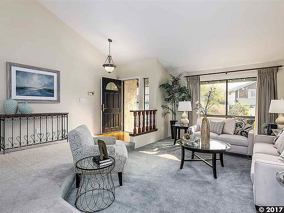 3rd image of 328 Oak Glen Ct
