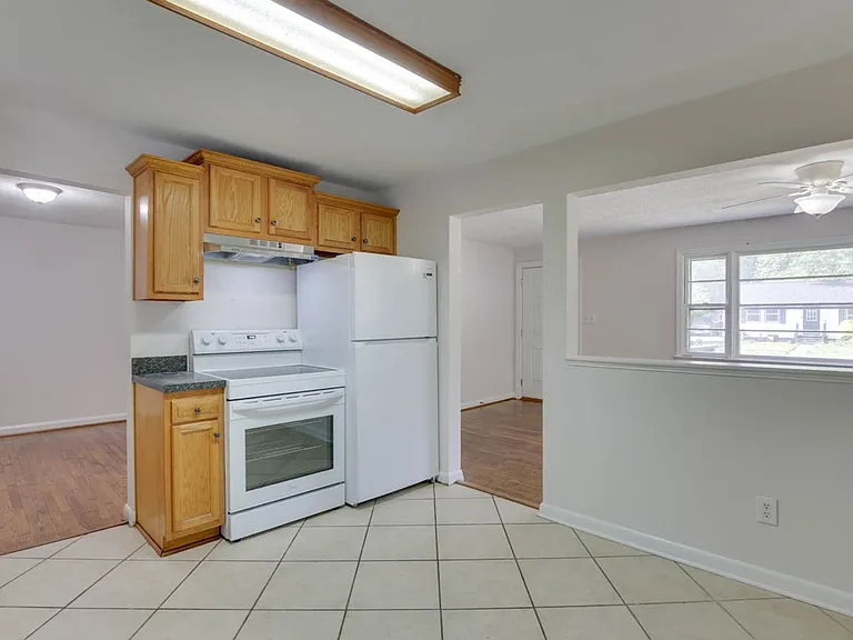 106 Woodhaven Rd — Photo 13
