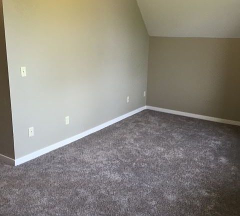 3rd image of 104 N Krohn Pl #1776716