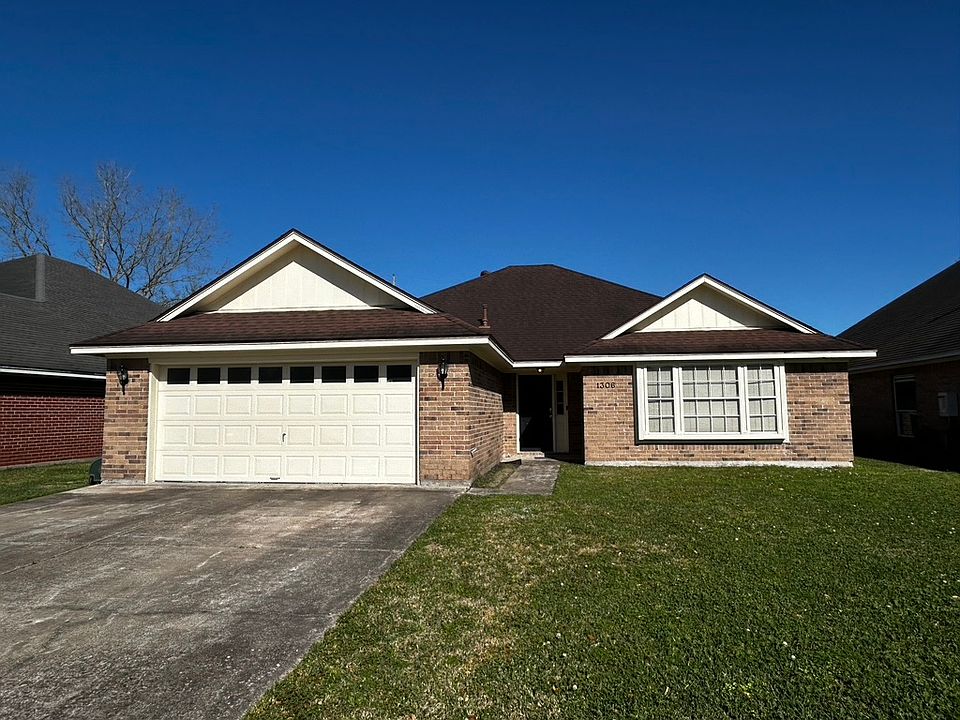 1st image of 1306 Westmeadow Dr