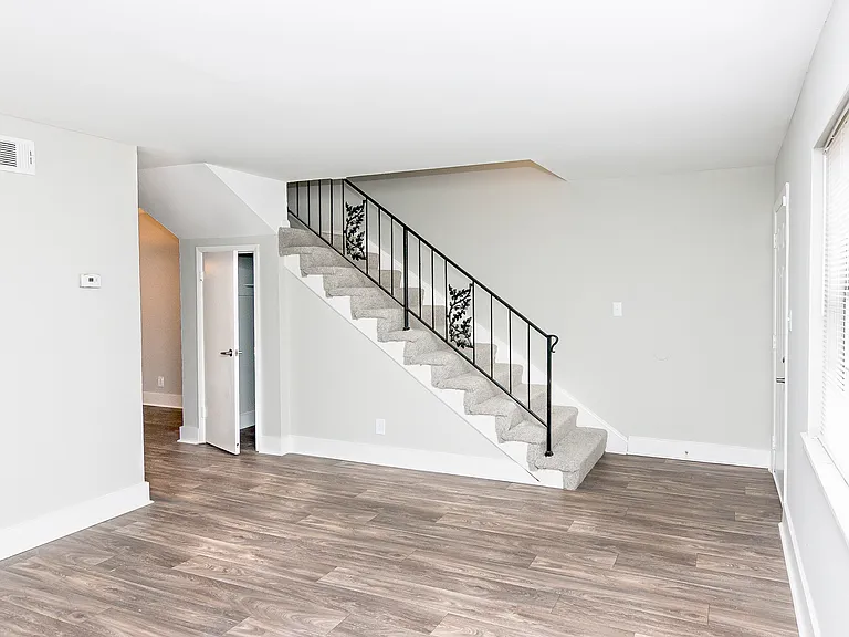 White Oak Townhomes — Photo 7