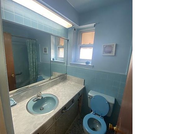 5th image of 1125 Burke Ave #2