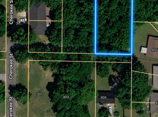 27 N Cherokee St, Grove, OK 74344