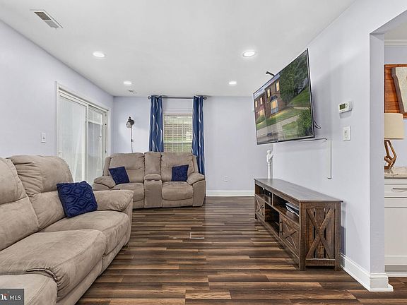 4th image of 3424 Ascot Ct