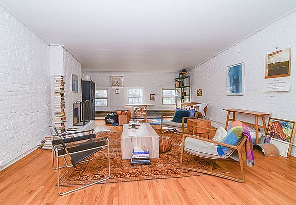 2nd image of 156 8th Ave #4