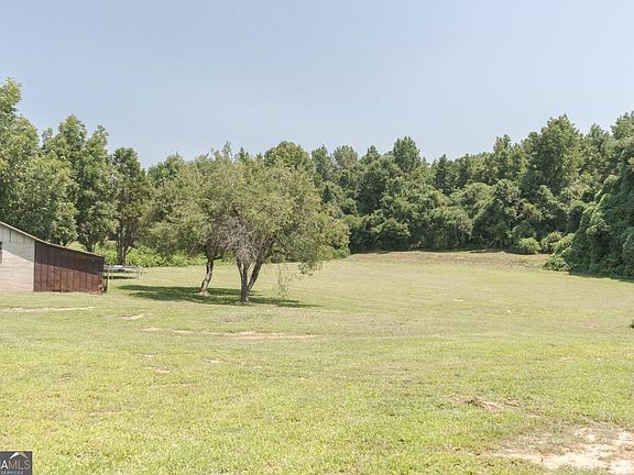 2nd image of 3060 Centerville Rd