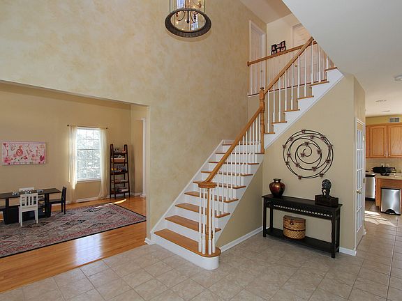 2nd image of 16 Loomis Dr