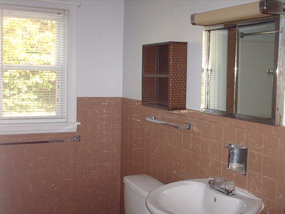 5th image of 224 Parkside Dr