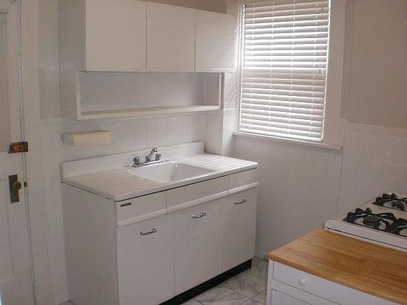 4th image of 3950 Hazel Ave #1