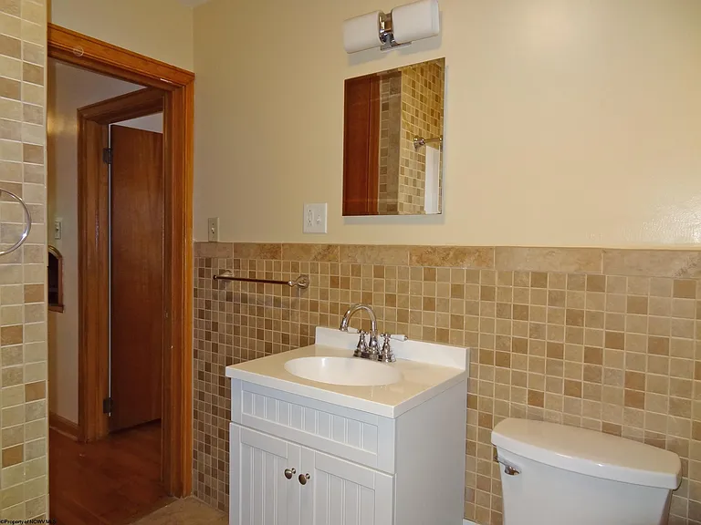 836 Fairmont Rd — Photo 12