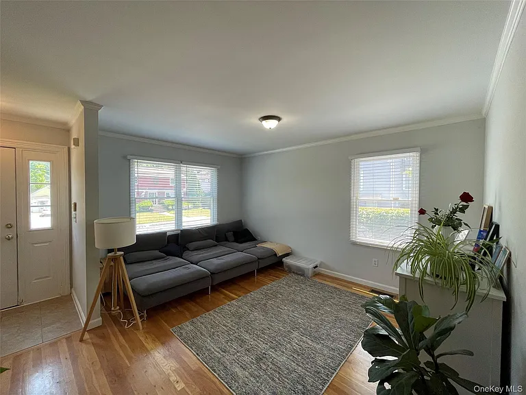 46 Maple Ave — Photo 3