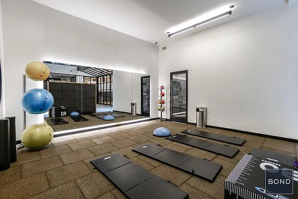 Rented by Bond New York | media 3