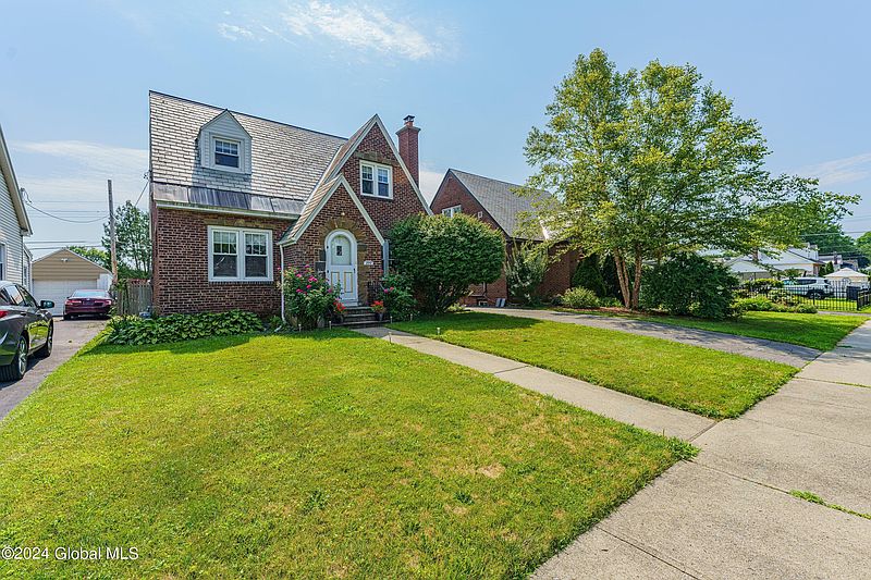 2nd image of 200 Sycamore Street