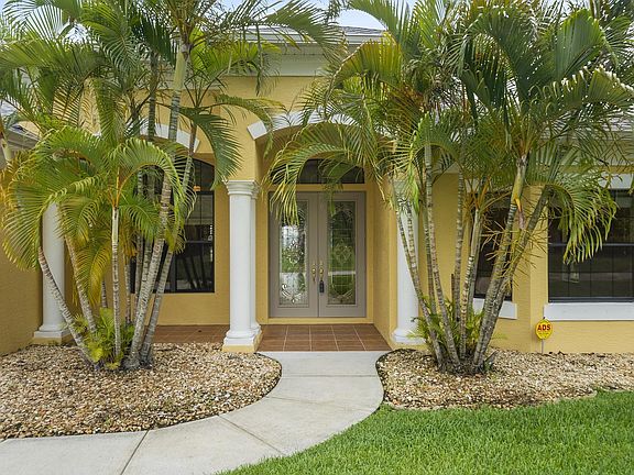 2nd image of 2710 Suzie Ln