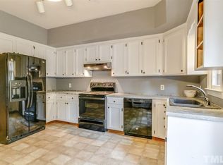 7621 Trowbridge Ct, Raleigh, NC 27613