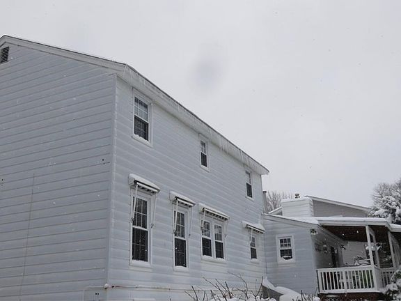 2nd image of 212 Thornton Cir S