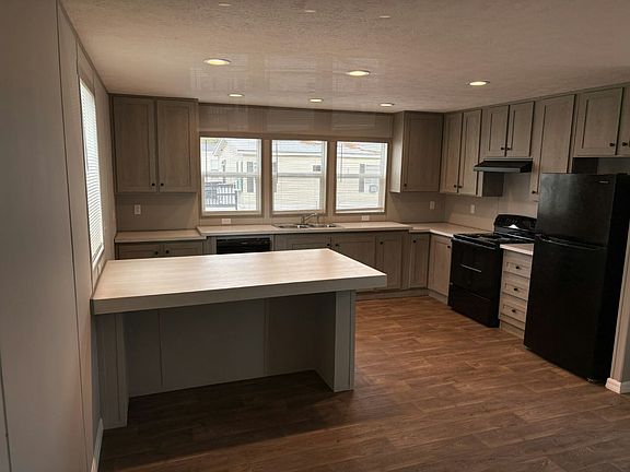 2nd image of 10201 W Beaver St #98