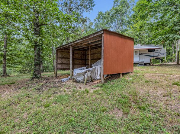 66 Valley Way, Trenton, GA 30752