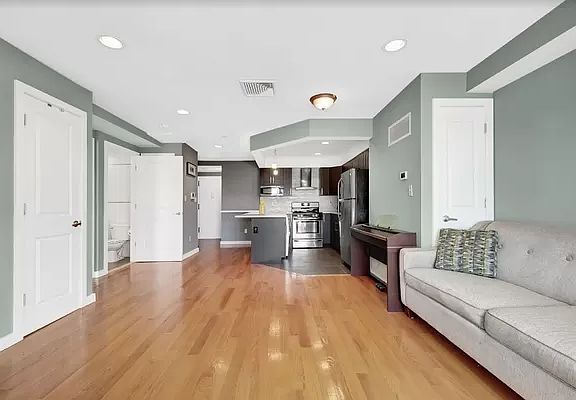 5th image of 31-32 38th St #4-B