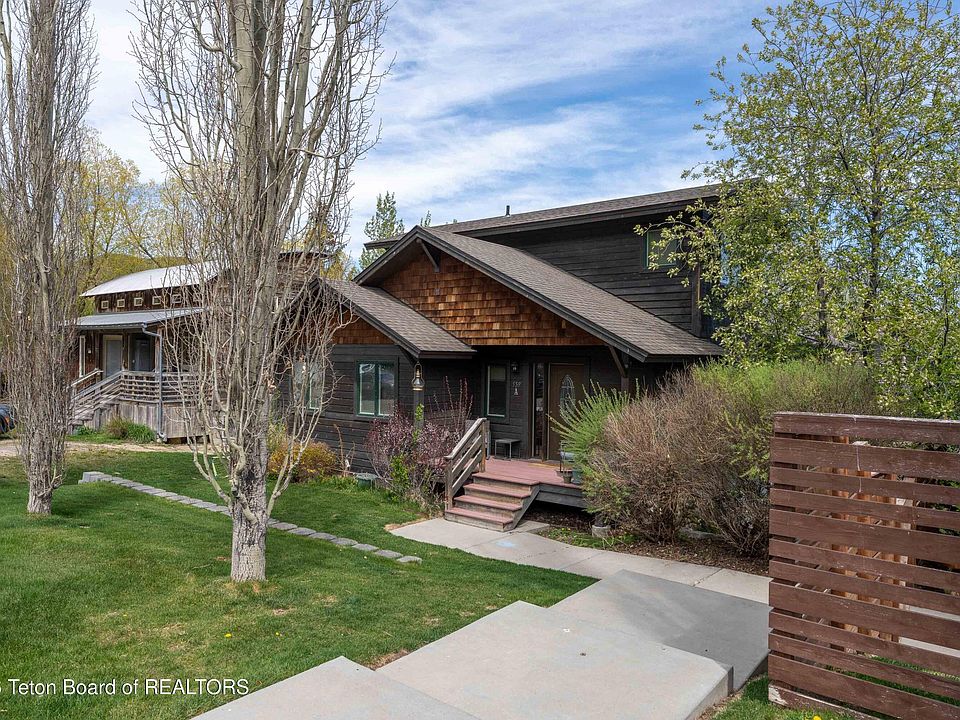 1st image of 555 Cache Creek Dr