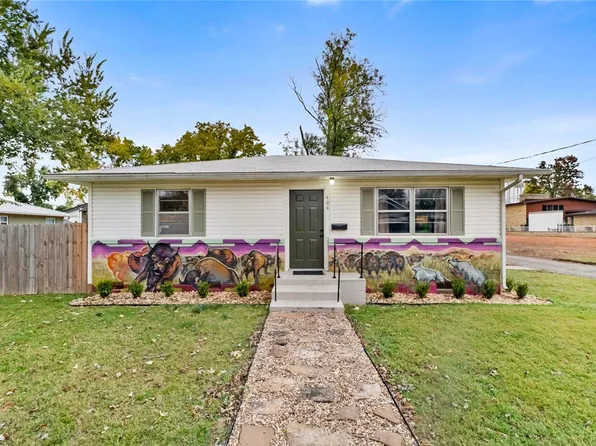 404 SW 2nd St, Bentonville, AR 72712