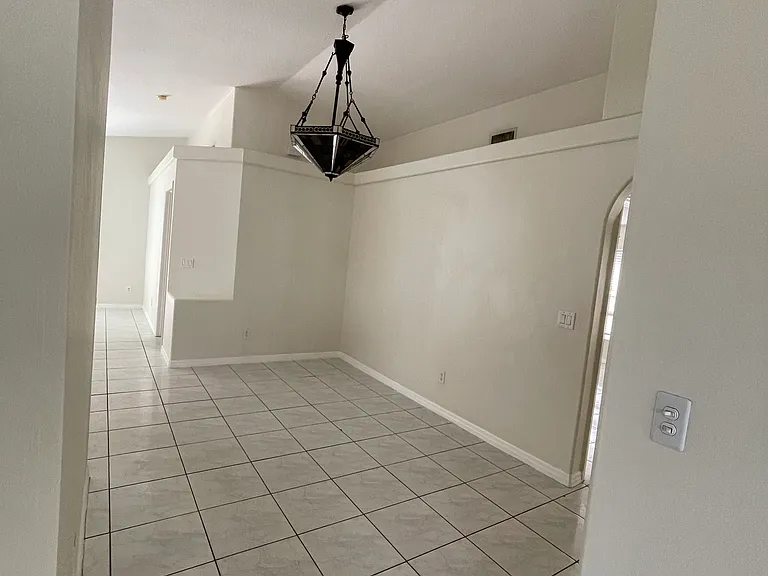 3917 Kimball Ave — Photo 11