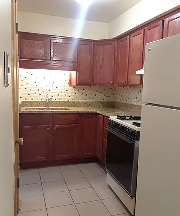2nd image of 5640 S Kedzie Ave APT 8