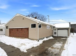 39 Hartford Rd, Amherst, NY 14226