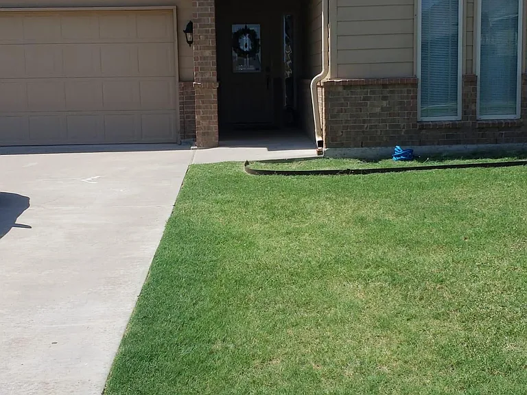 8008 SW Powell Ct — Photo 1