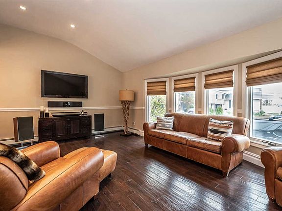 3rd image of 54 Cambridge Ct