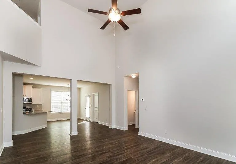 Quinn Residences at Vista Lakes — Photo 32